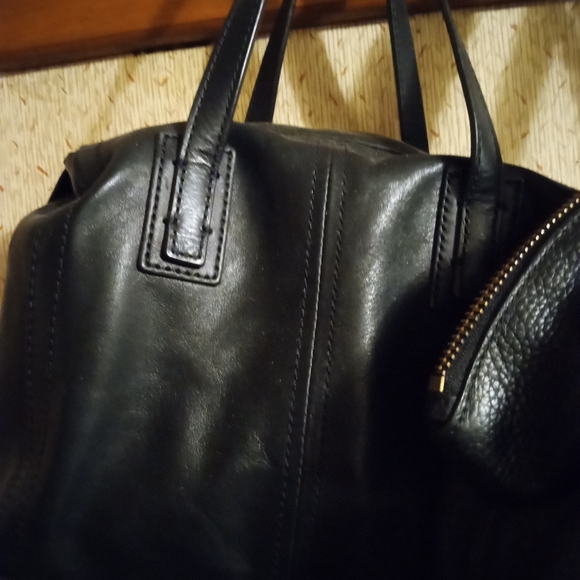 Coach / Michael Cole/fossil / pocketbooks like new also name brand wallets-- - Picture 6 of 7